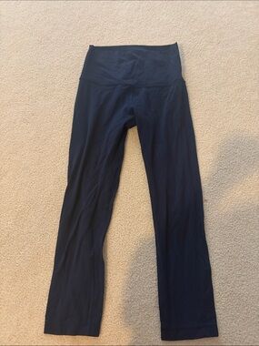 Cropped lululemon navy blue leggings size 4